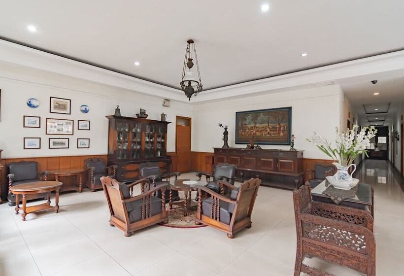 Pension Reddoorz Near Institut Teknologi Bandung 2