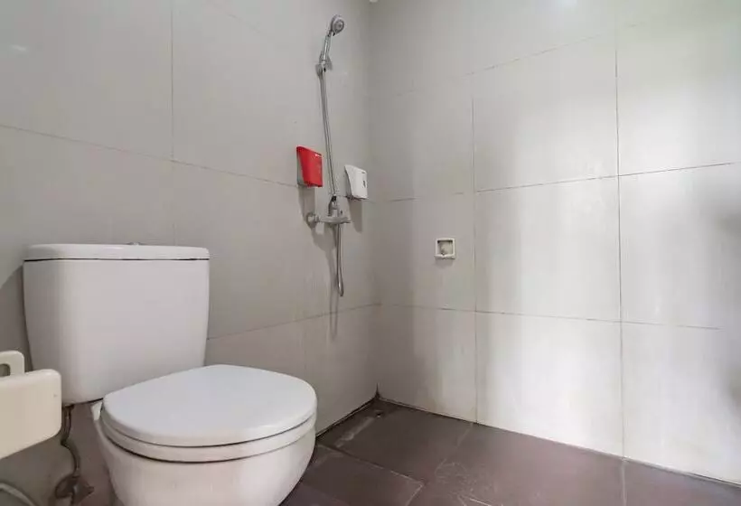 ペンション Reddoorz Near Institut Teknologi Bandung 2