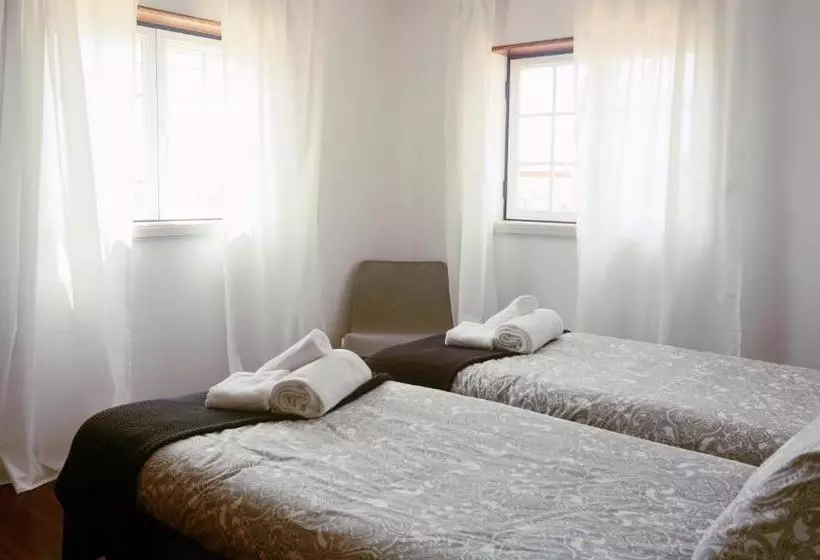 تختخواب و صبحانه Martin's Villa