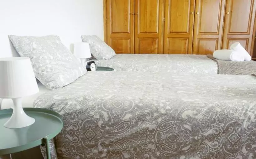 تختخواب و صبحانه Martin's Villa