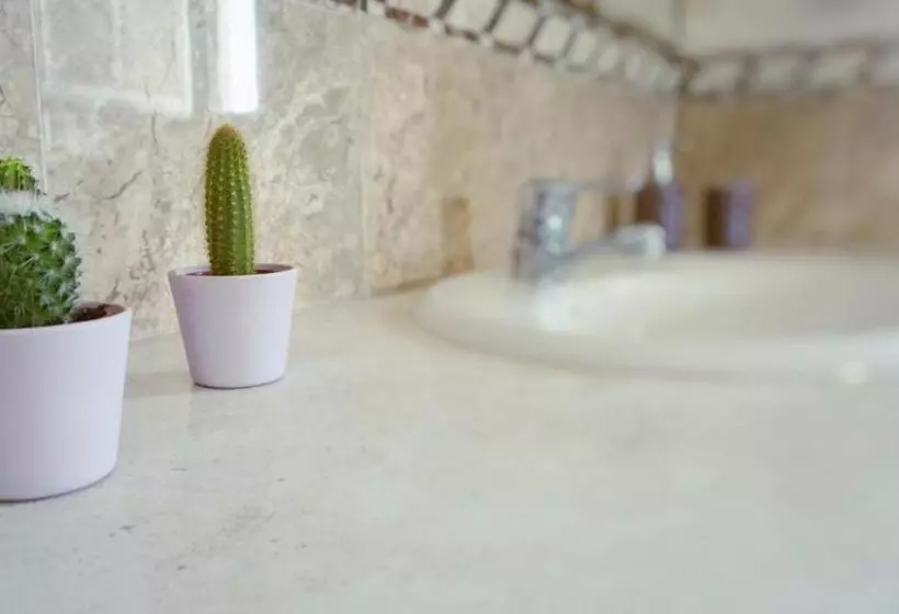 تختخواب و صبحانه Martin's Villa
