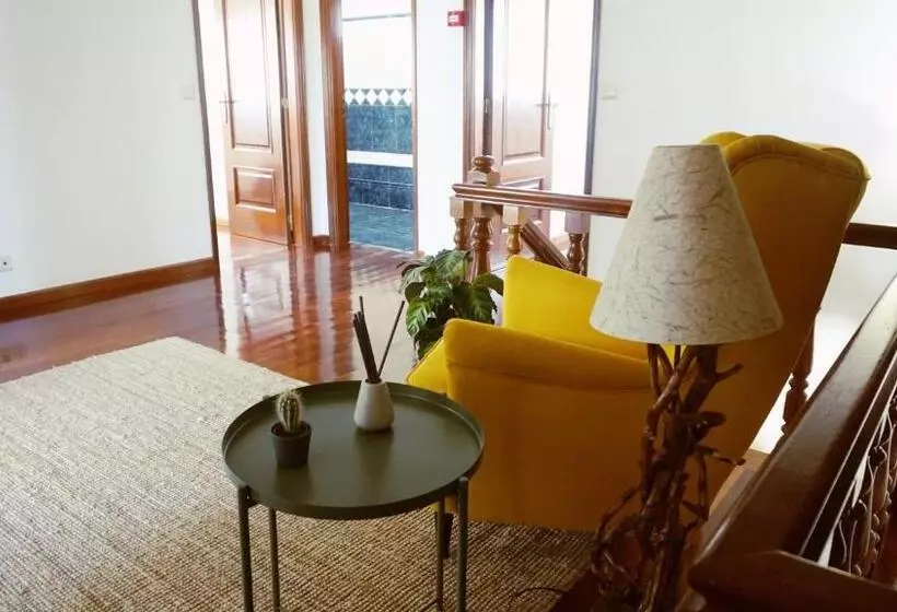 تختخواب و صبحانه Martin's Villa