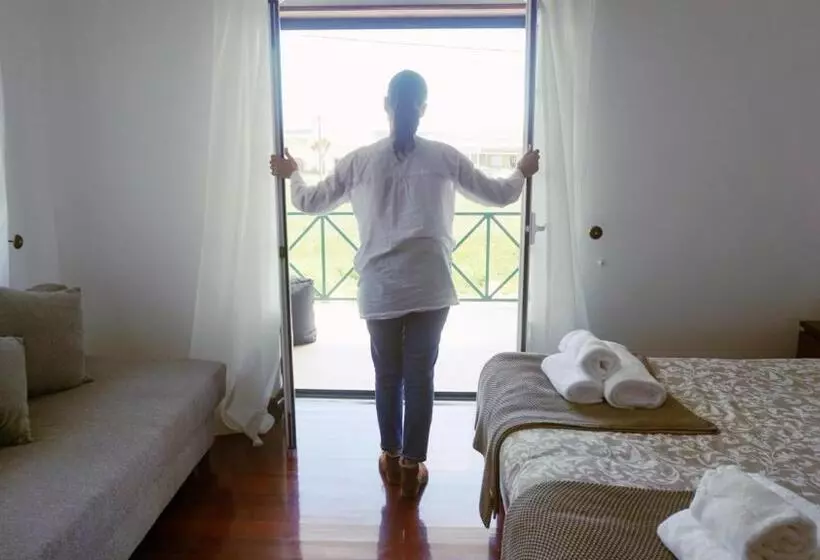 تختخواب و صبحانه Martin's Villa