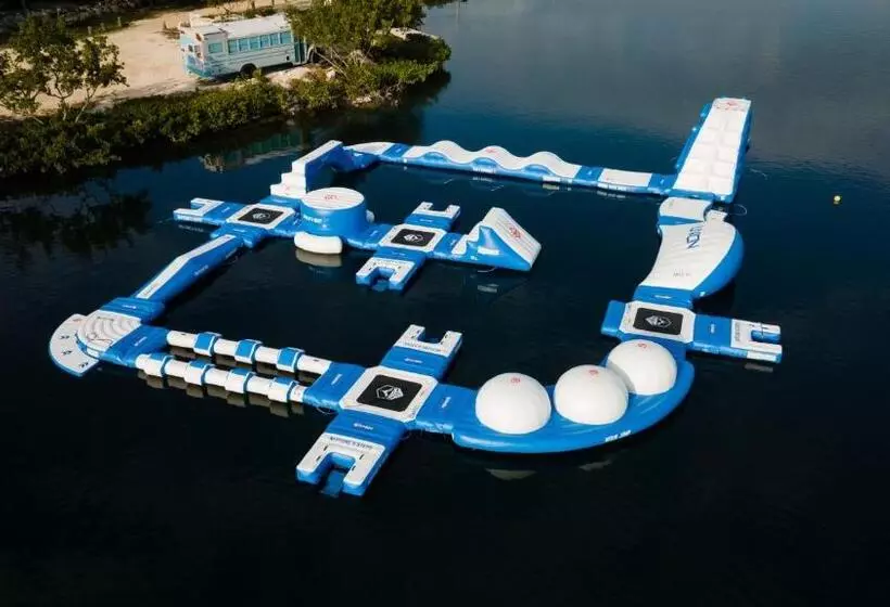 Hotelli Grassy Flats Resort & Beach Club