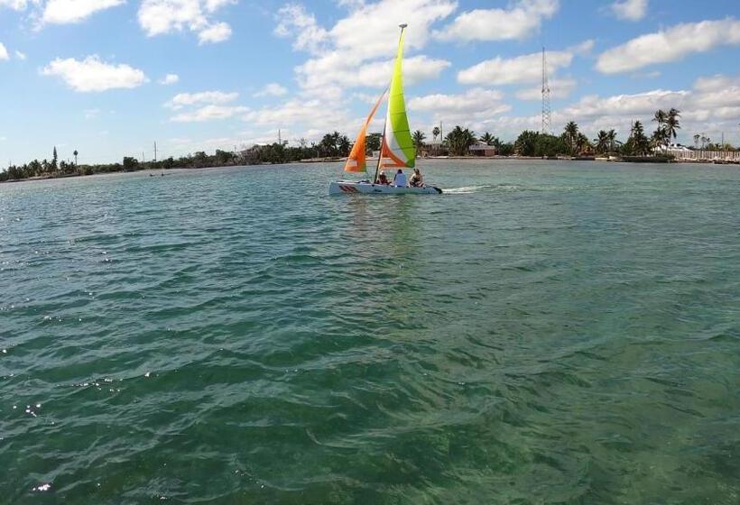 בית מלון כפרי Grassy Flats Resort & Beach Club