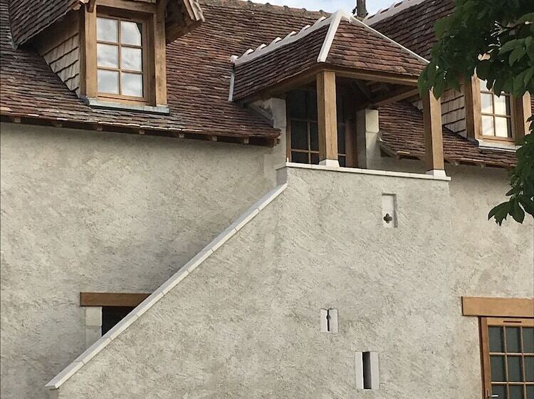 ホテル The Originals Le Manoir De Pierre Levée