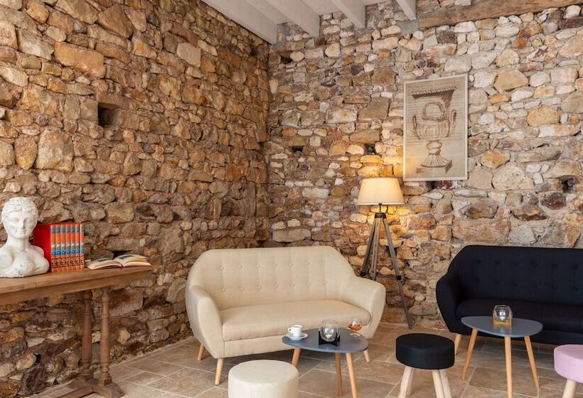 ホテル The Originals Le Manoir De Pierre Levée