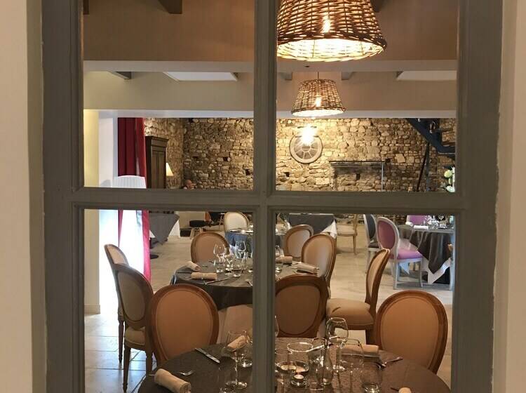 ホテル The Originals Le Manoir De Pierre Levée