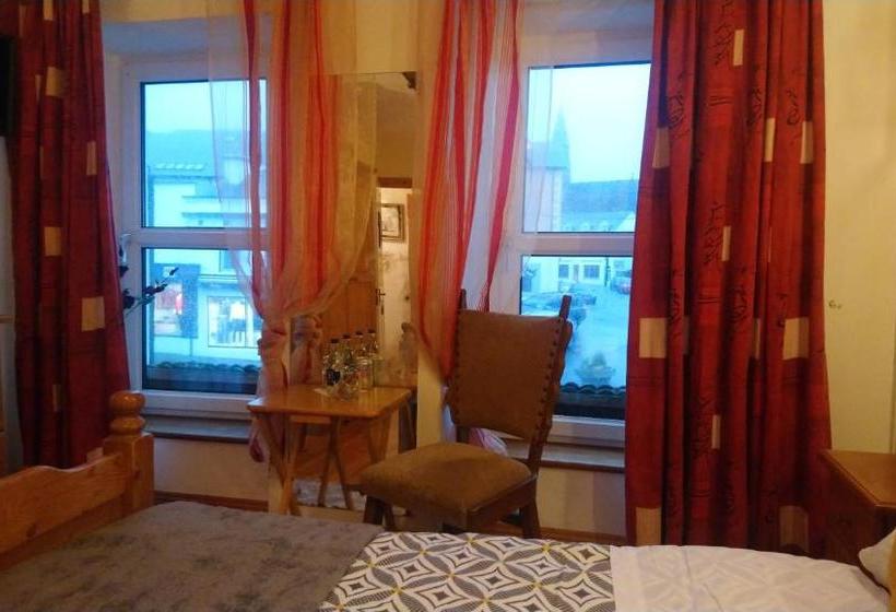 פנסיון Vaughans Pub/accommodation