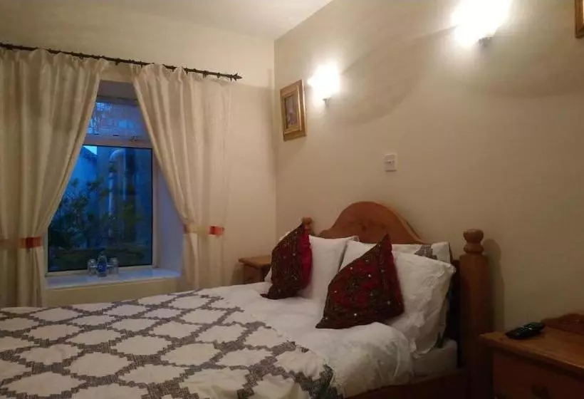 Pensione Vaughans Pub/accommodation
