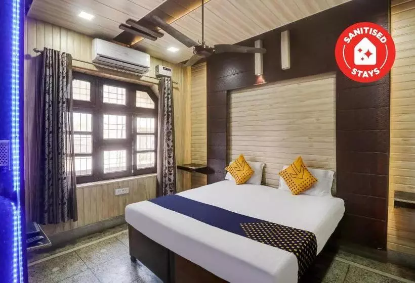Hotelli Spot On 35541  Neelam