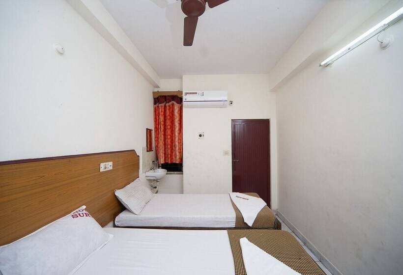 Spot On 38565 Hotel Surya