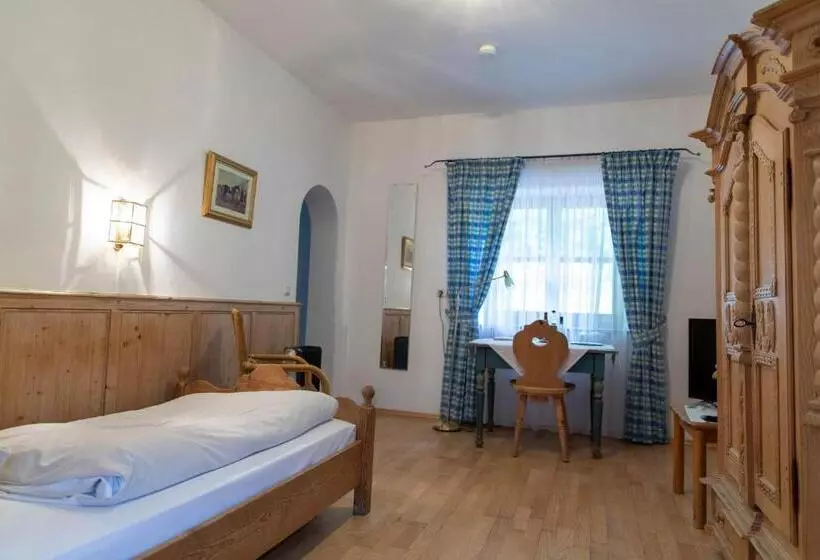 Retkeilymaja Fischerstüberl Attel