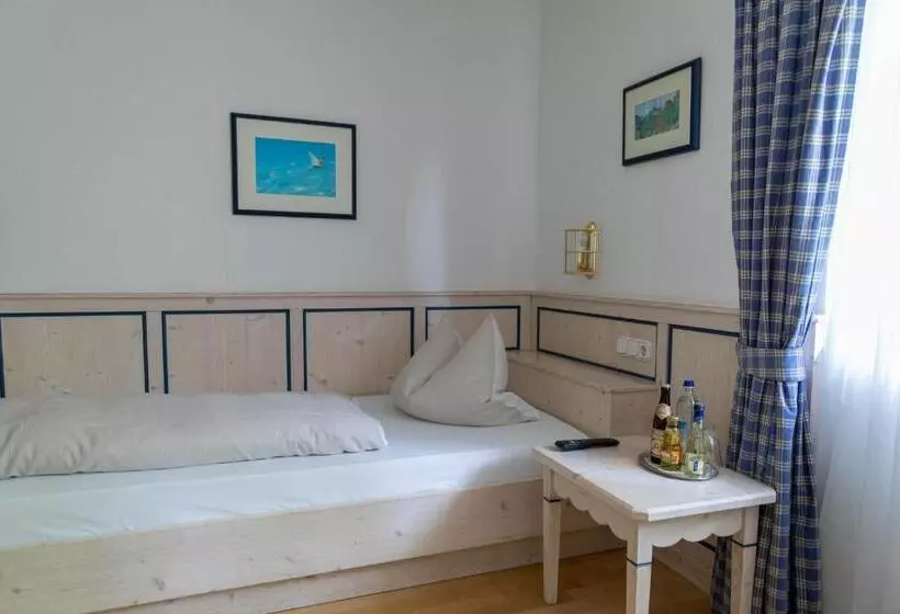 Retkeilymaja Fischerstüberl Attel