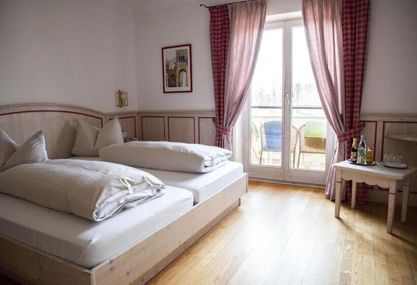 Общежитие Fischerstüberl Attel