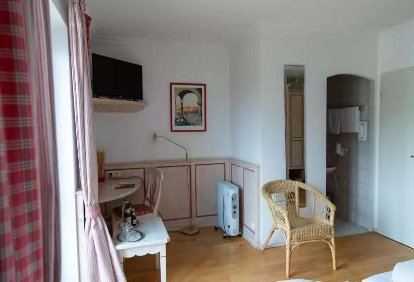 Retkeilymaja Fischerstüberl Attel