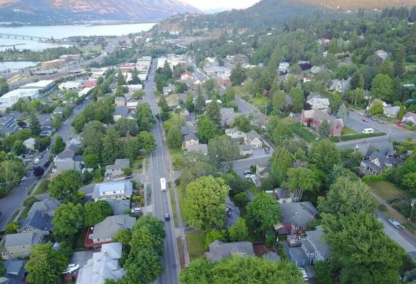 Aamiaismajoitus (B&B) Inn At The Gorge