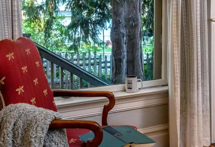 Aamiaismajoitus (B&B) Inn At The Gorge