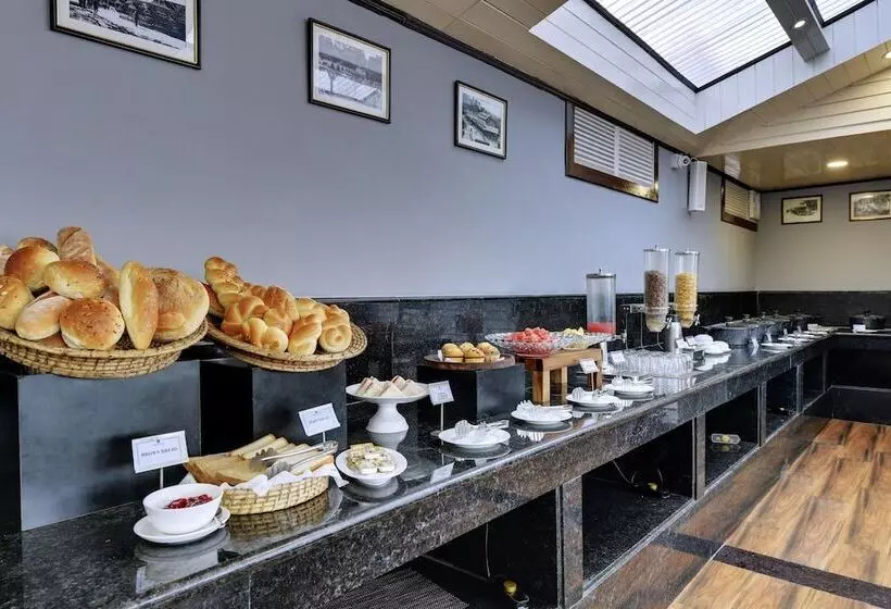 ホテル Sumitel Darjeeling