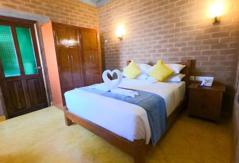 هتل Villa Ecotiva