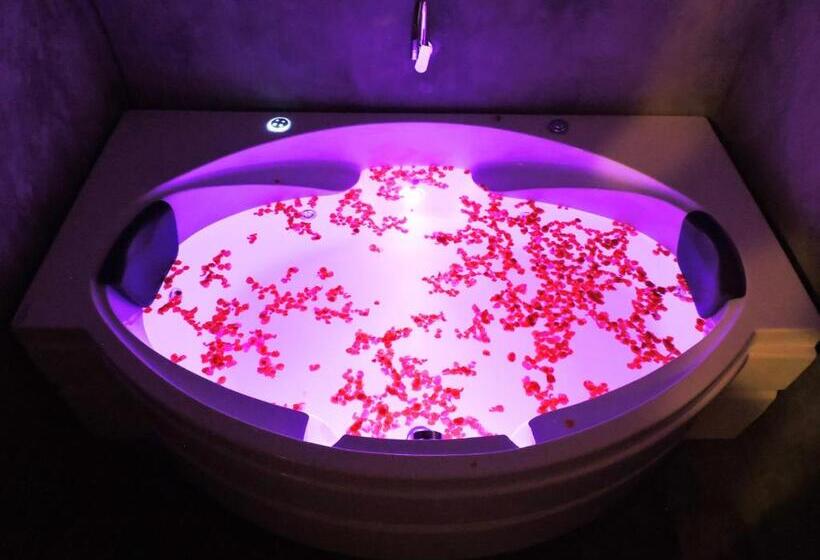 هتل Villa Ecotiva