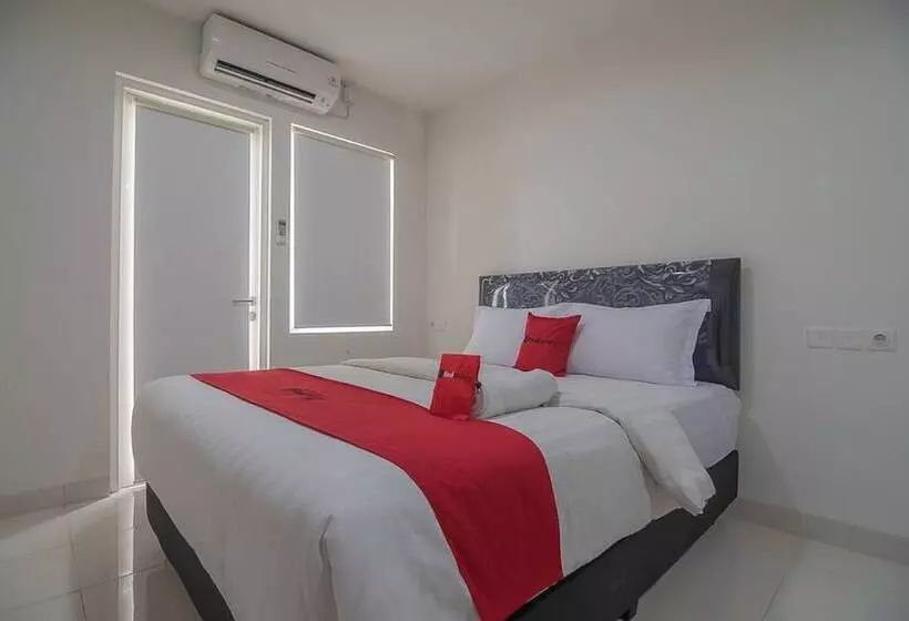 ペンション Reddoorz Apartment @ Sentul Tower