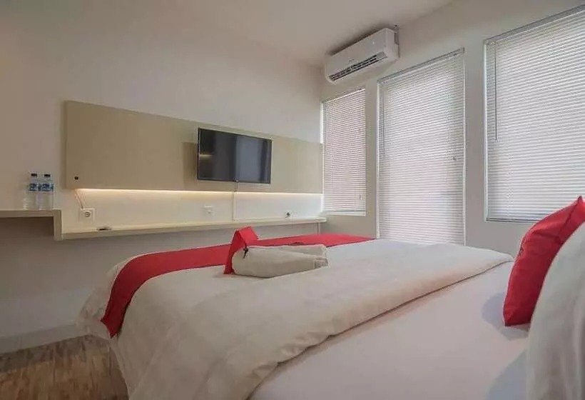 ペンション Reddoorz Apartment @ Sentul Tower