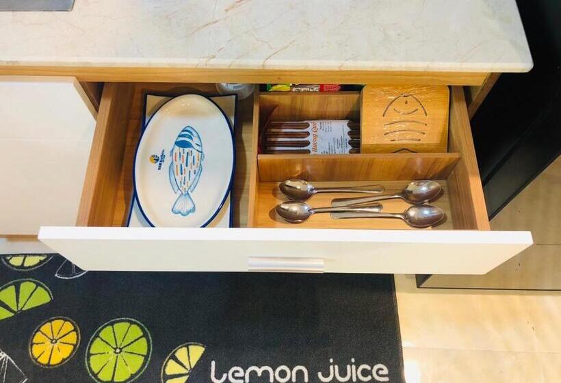 Stay Hostel   300m From The Ferry