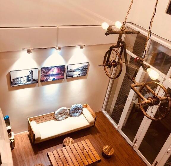 Stay Hostel   300m From The Ferry