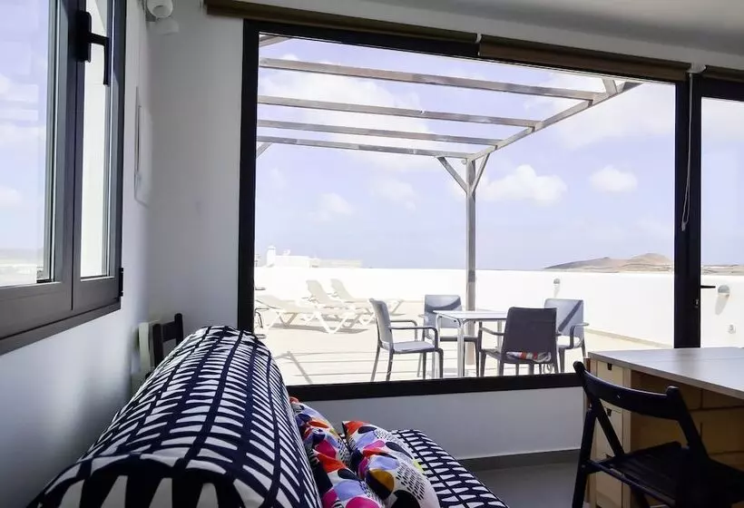 Aamiaismajoitus (B&B) Maar House Lajares