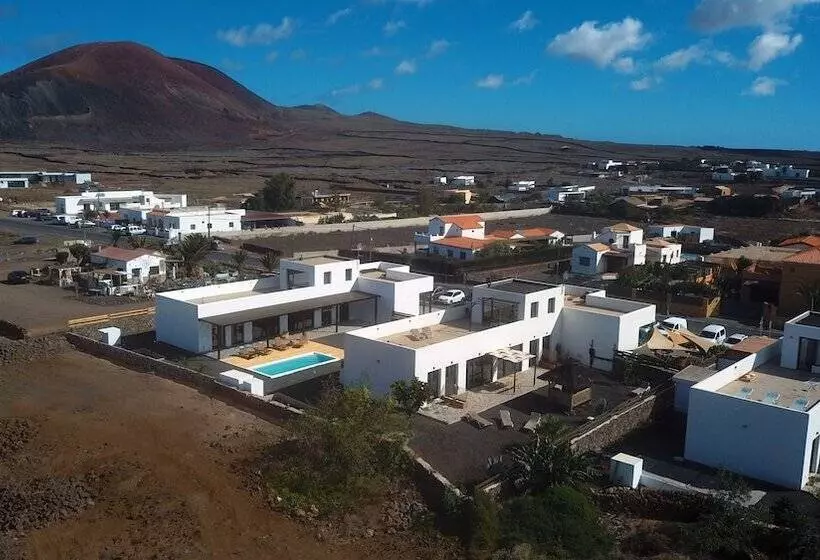 Aamiaismajoitus (B&B) Maar House Lajares