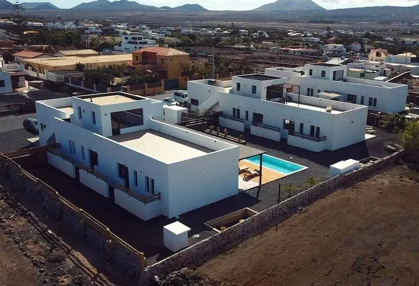 Aamiaismajoitus (B&B) Maar House Lajares