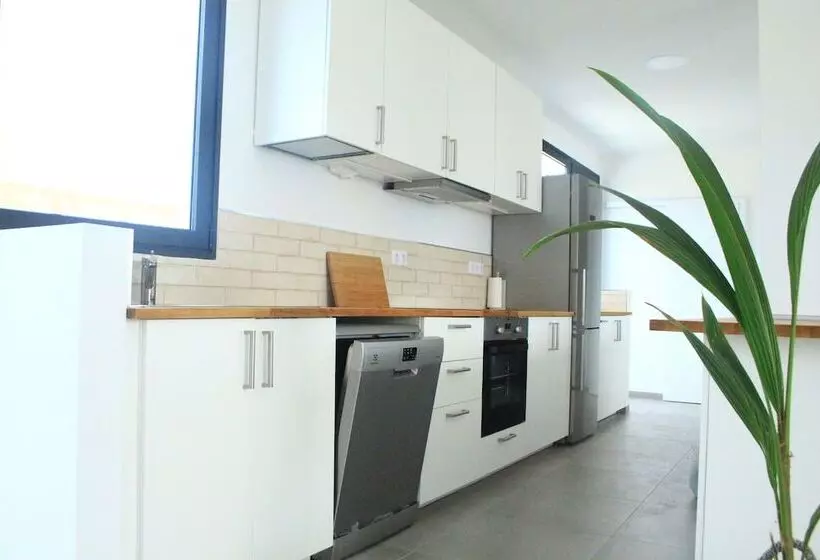 Aamiaismajoitus (B&B) Maar House Lajares