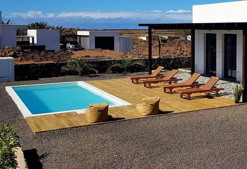 Aamiaismajoitus (B&B) Maar House Lajares