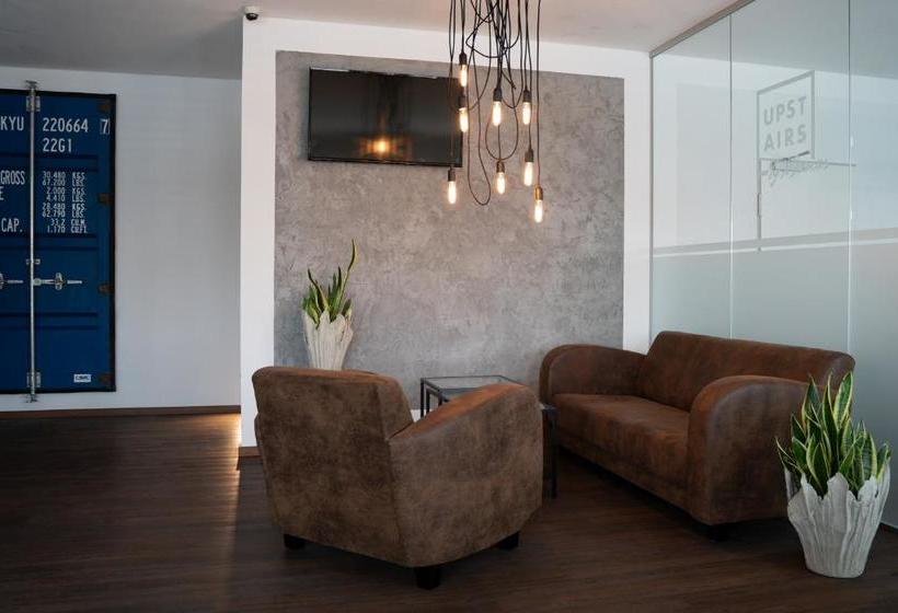 住宿加早餐  Upstairs By Mamas