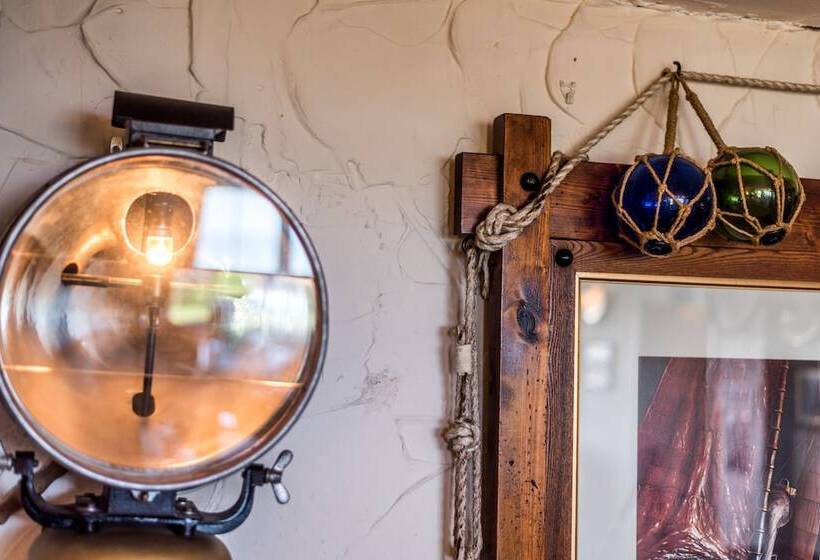 Отель The Ship Inn