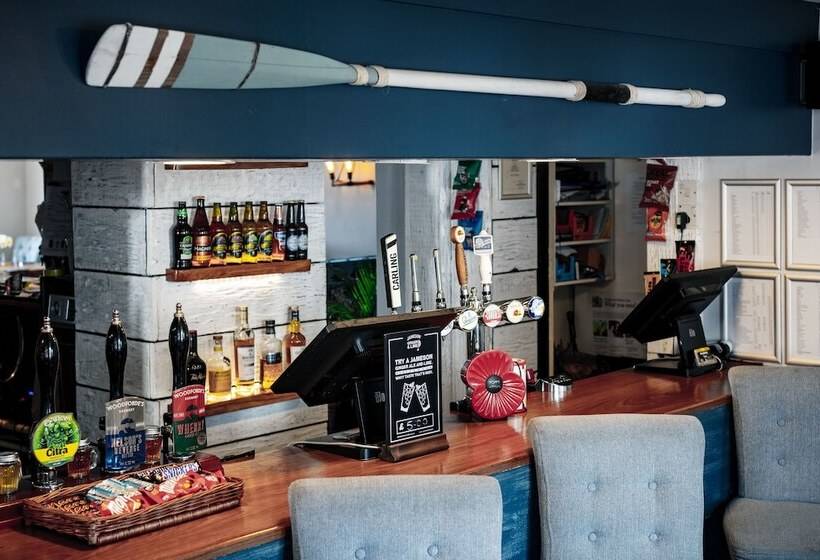 Отель The Ship Inn