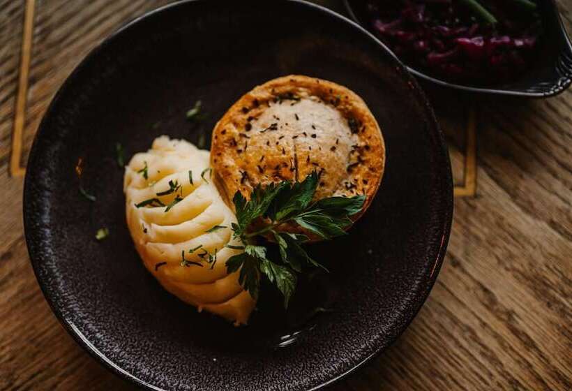 Отель The Ship Inn