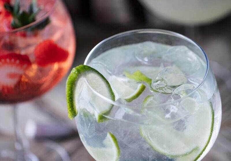 Отель The Ship Inn