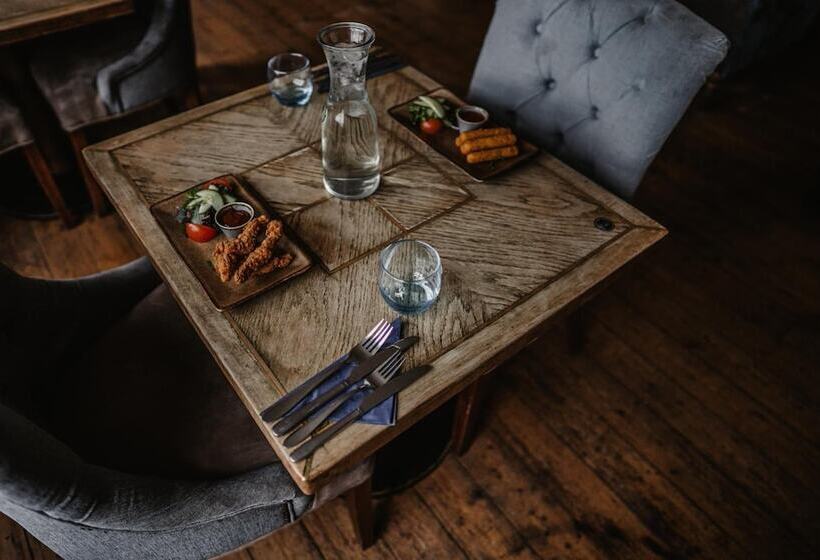 Отель The Ship Inn