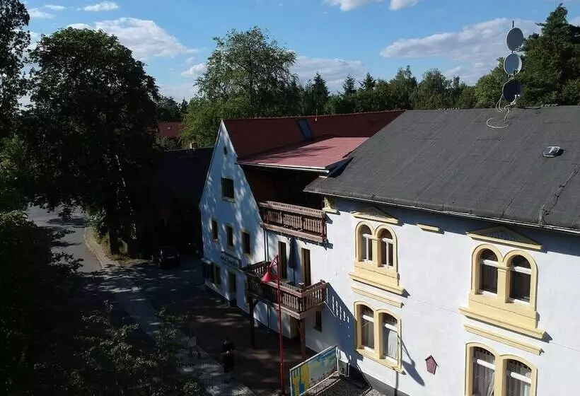 Hotelli Sennerhütte Land