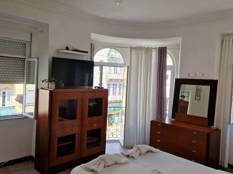 پانسیون Zuni Guest House