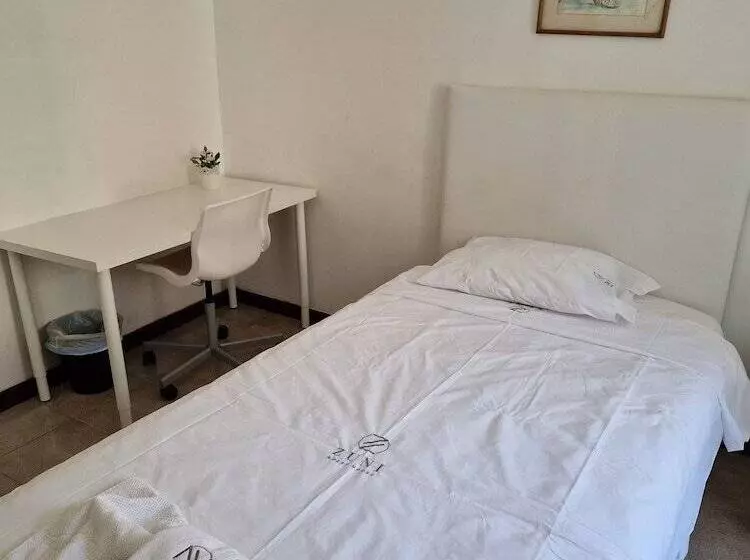 پانسیون Zuni Guest House