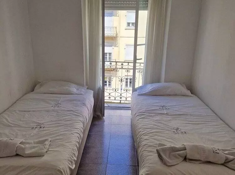 پانسیون Zuni Guest House