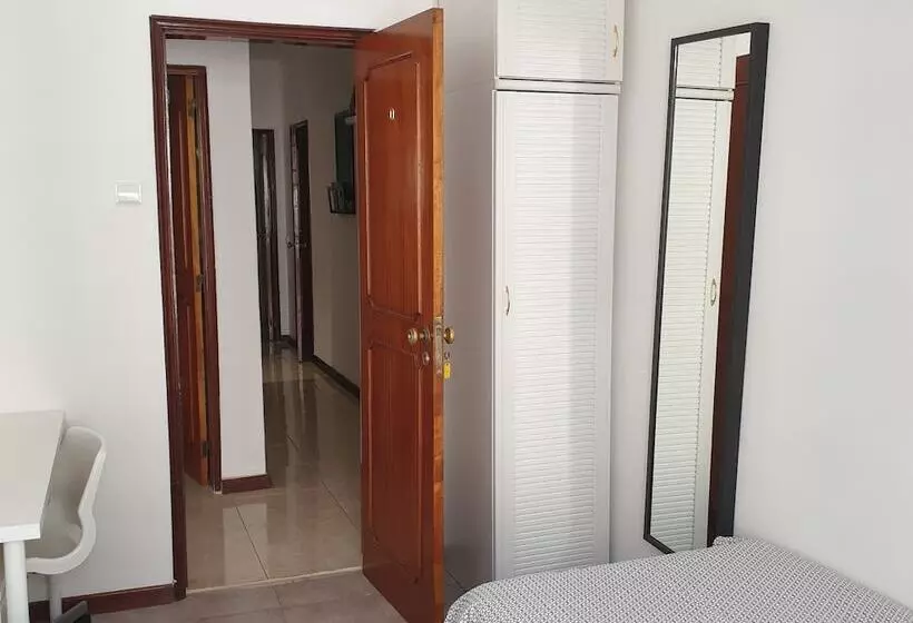 پانسیون Zuni Guest House