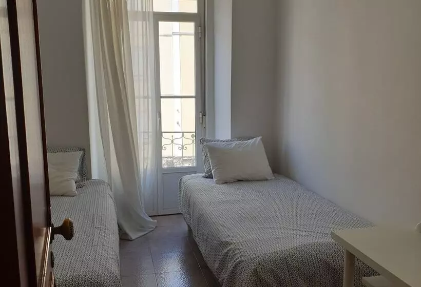 پانسیون Zuni Guest House