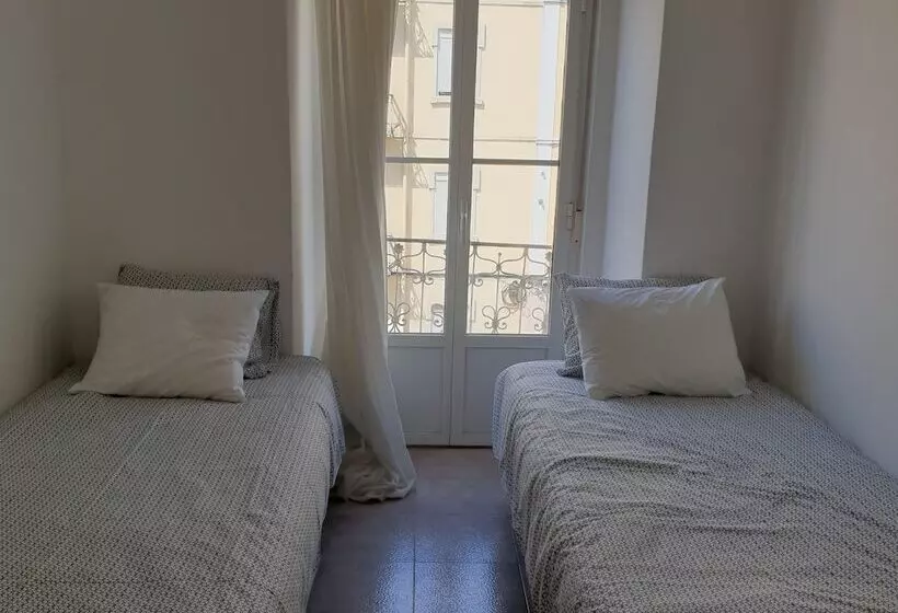 پانسیون Zuni Guest House