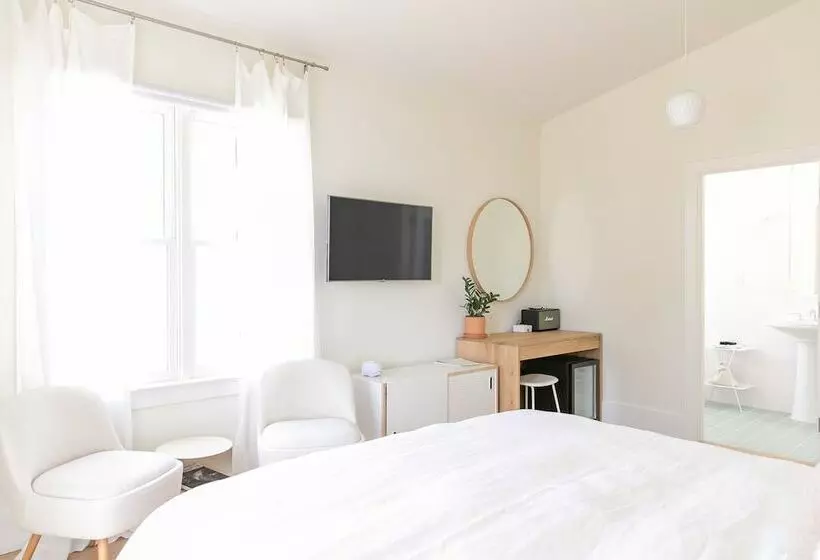 ユースホステル Guest House Raleigh