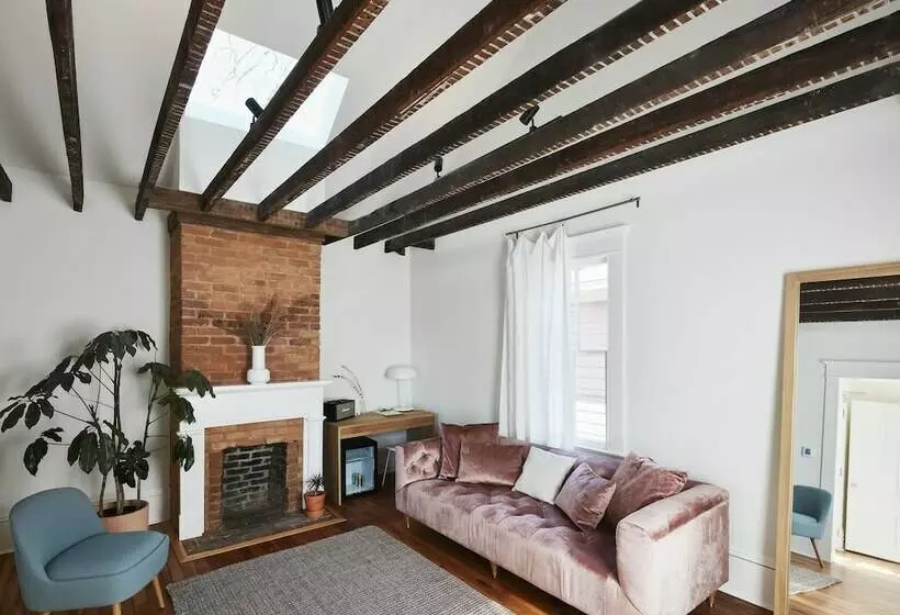 ユースホステル Guest House Raleigh