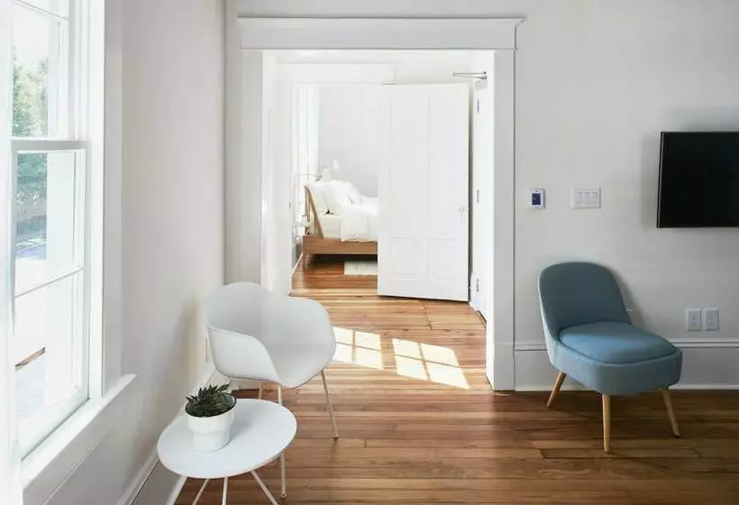 ユースホステル Guest House Raleigh